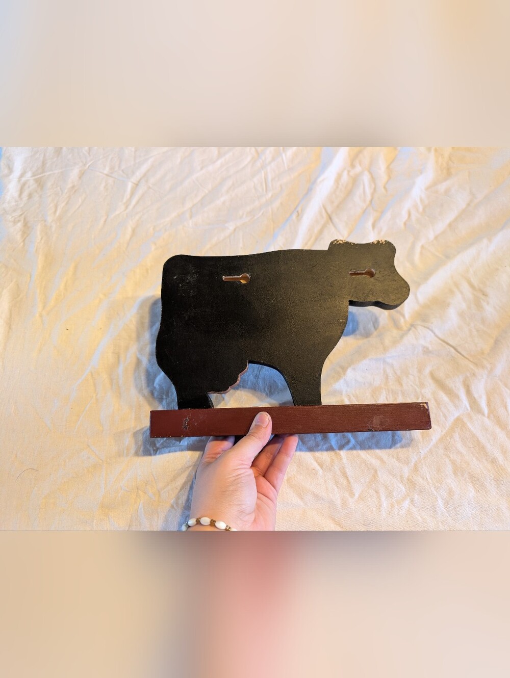 2/20$ Vintage Black and White Cow Wooden Wall Hook Rack with Brown Pegs - Picture 2 of 4